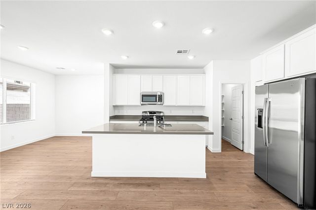8382 Caldera Hills Avenue, Las Vegas, NV 89147