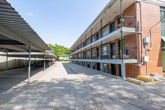 906 E Shiawassee Street, Lansing, MI 48912