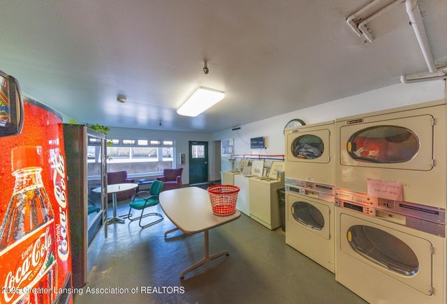 906 E Shiawassee Street, Lansing, MI 48912