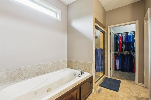 5403 N 101st Terrace, Kansas City, KS 66109