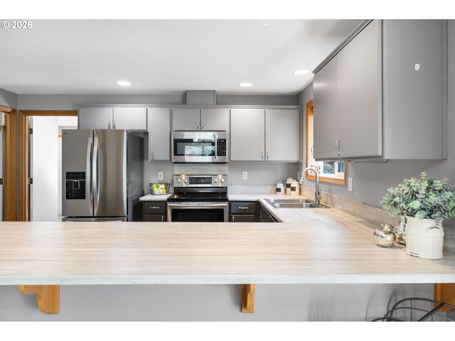 21181 Sw HOUSTON Dr, Sherwood, OR 97140