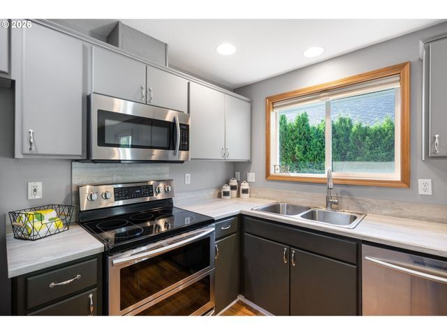 21181 Sw HOUSTON Dr, Sherwood, OR 97140