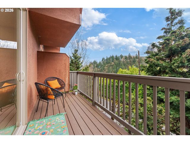 859 Sw BROADWAY Dr 41, Portland, OR 97201