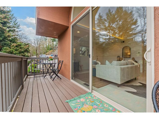 859 Sw BROADWAY Dr 41, Portland, OR 97201