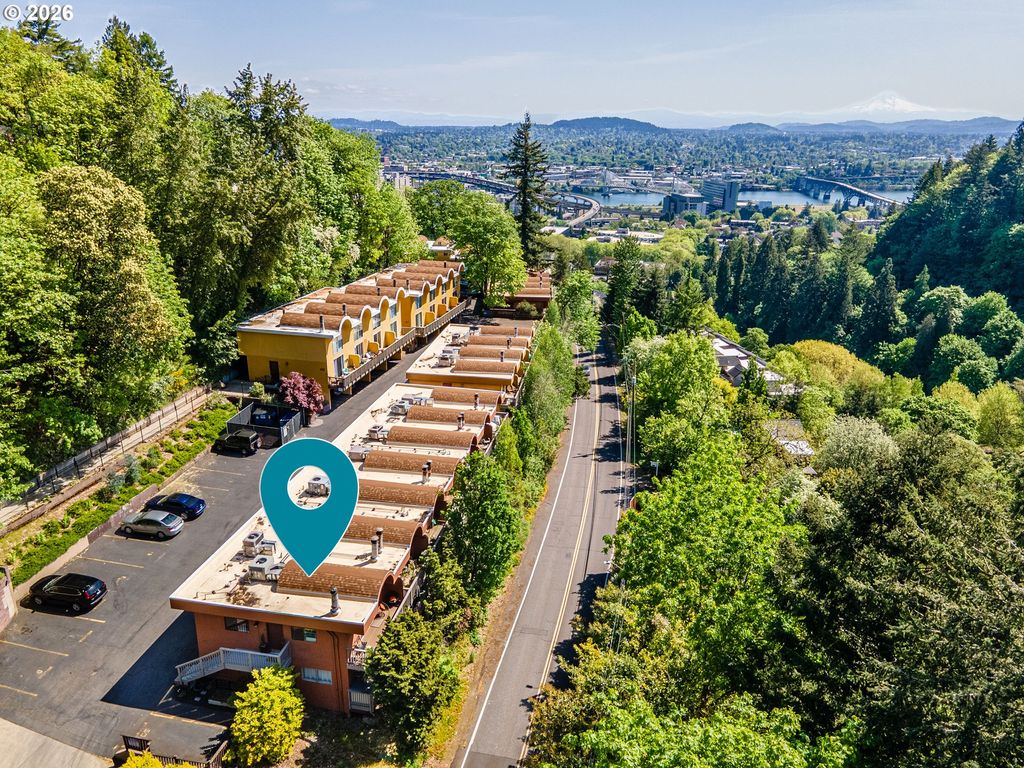 859 Sw BROADWAY Dr 41, Portland, OR 97201