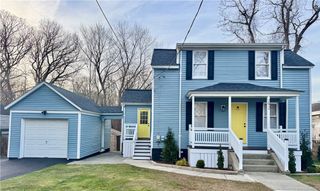 292 Sowams Road, Barrington, RI 02806