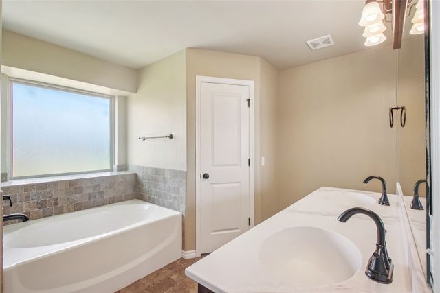 3913 Caraway Lane, Norman, OK 73026