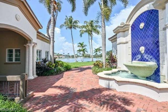 6000 Via Bella CT, Naples, FL 34109