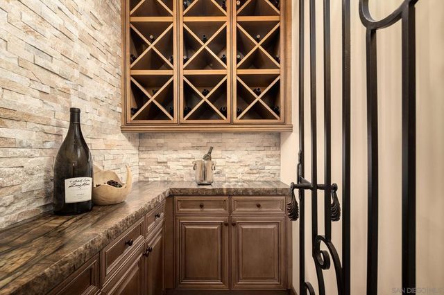18504 Calle La Serra, Rancho Santa Fe, CA 92091