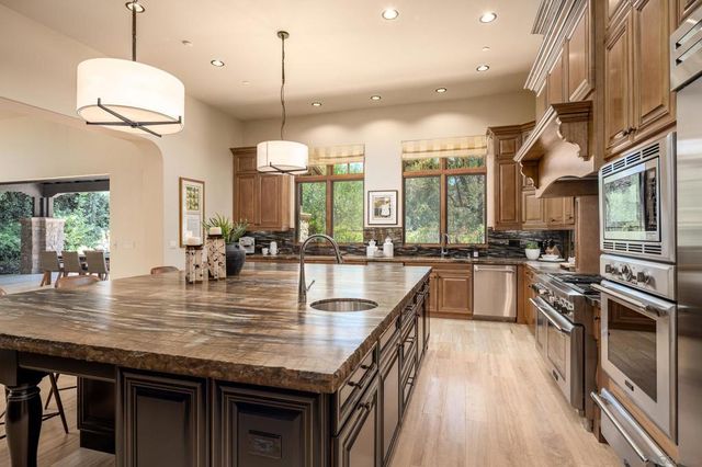 18504 Calle La Serra, Rancho Santa Fe, CA 92091