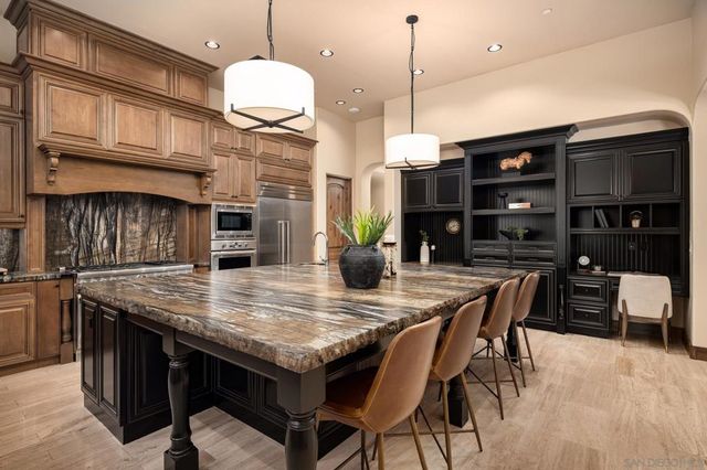 18504 Calle La Serra, Rancho Santa Fe, CA 92091
