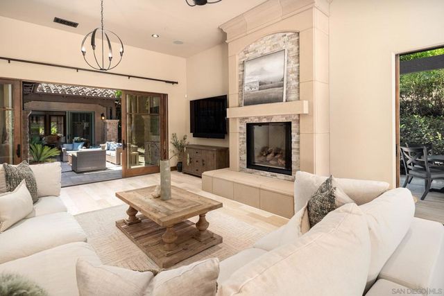 18504 Calle La Serra, Rancho Santa Fe, CA 92091