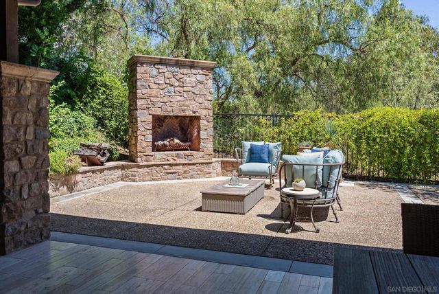 18504 Calle La Serra, Rancho Santa Fe, CA 92091