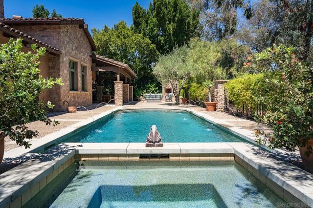 18504 Calle La Serra, Rancho Santa Fe, CA 92091