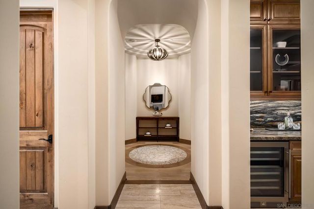 18504 Calle La Serra, Rancho Santa Fe, CA 92091