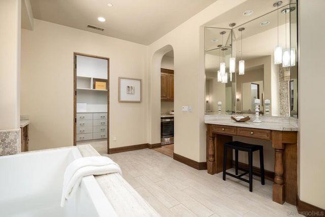 18504 Calle La Serra, Rancho Santa Fe, CA 92091