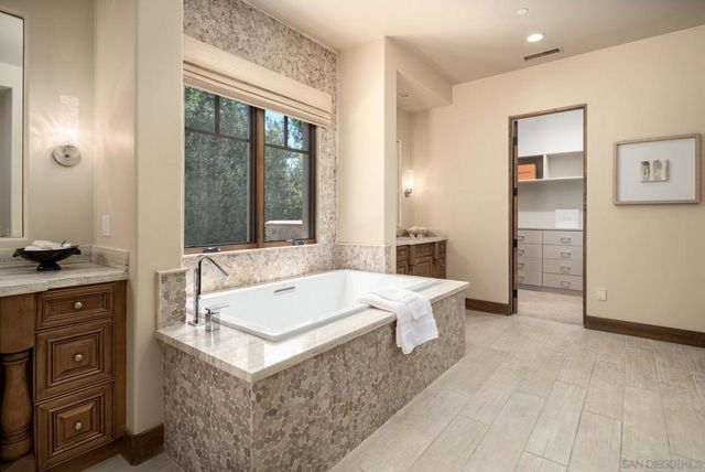18504 Calle La Serra, Rancho Santa Fe, CA 92091