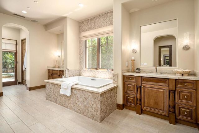 18504 Calle La Serra, Rancho Santa Fe, CA 92091