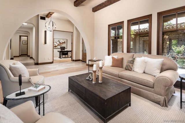 18504 Calle La Serra, Rancho Santa Fe, CA 92091