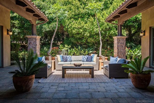 18504 Calle La Serra, Rancho Santa Fe, CA 92091