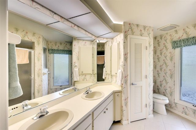 3825 WILSHIRE CIRCLE 1, Sarasota, FL 34238