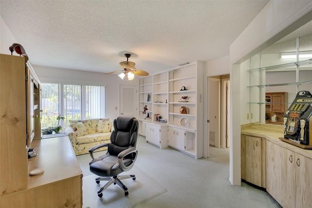 3825 WILSHIRE CIRCLE 1, Sarasota, FL 34238
