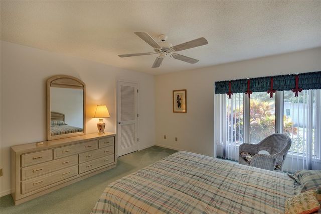 3825 WILSHIRE CIRCLE 1, Sarasota, FL 34238
