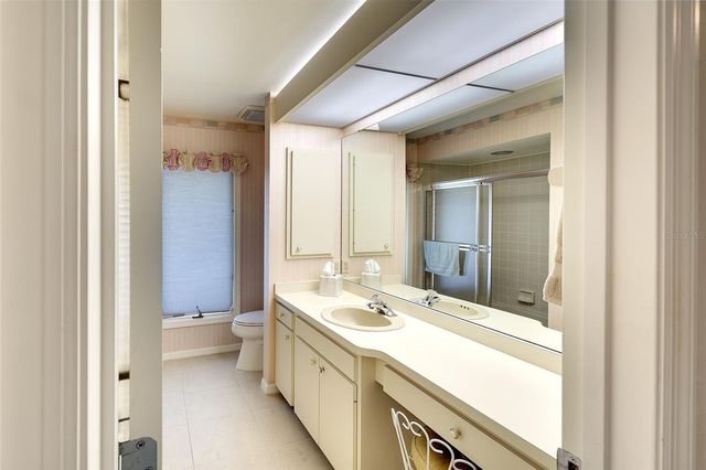 3825 WILSHIRE CIRCLE 1, Sarasota, FL 34238