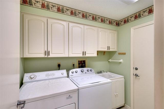 3825 WILSHIRE CIRCLE 1, Sarasota, FL 34238