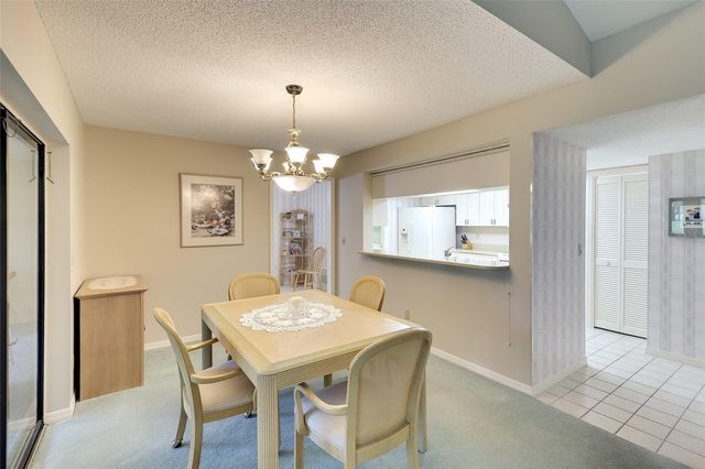3825 WILSHIRE CIRCLE 1, Sarasota, FL 34238