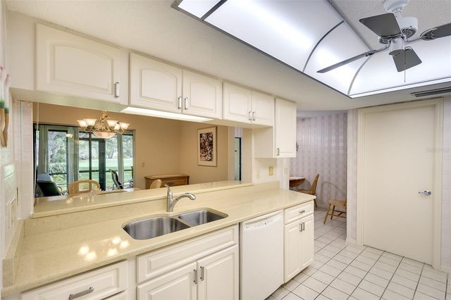 3825 WILSHIRE CIRCLE 1, Sarasota, FL 34238