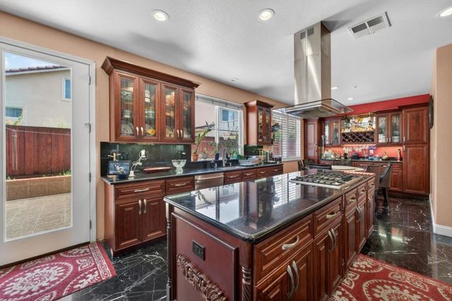 34237 Torrey Pine Lane, Union City, CA 94587