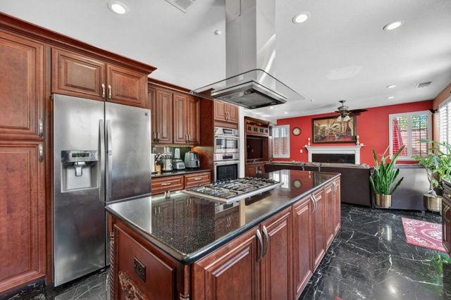 34237 Torrey Pine Lane, Union City, CA 94587