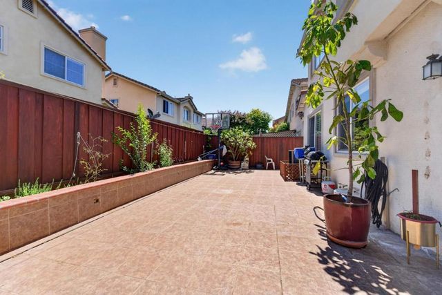 34237 Torrey Pine Lane, Union City, CA 94587