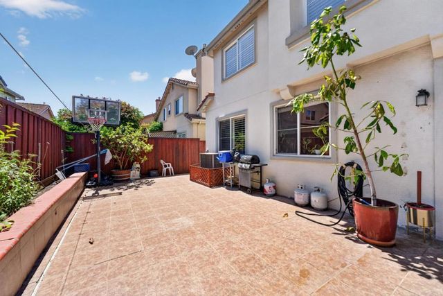 34237 Torrey Pine Lane, Union City, CA 94587