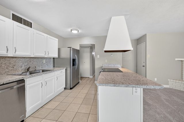 555 Hawthorne Drive, Allen, TX 75002