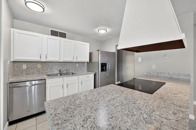 555 Hawthorne Drive, Allen, TX 75002