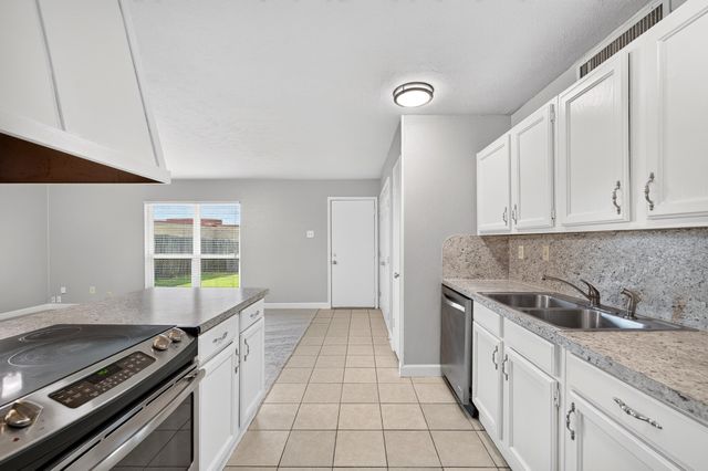 555 Hawthorne Drive, Allen, TX 75002