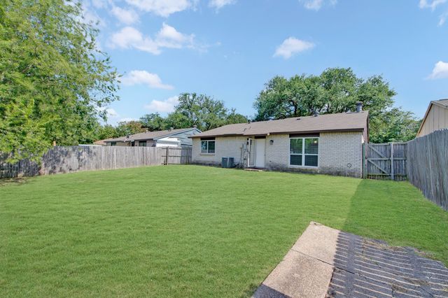 555 Hawthorne Drive, Allen, TX 75002