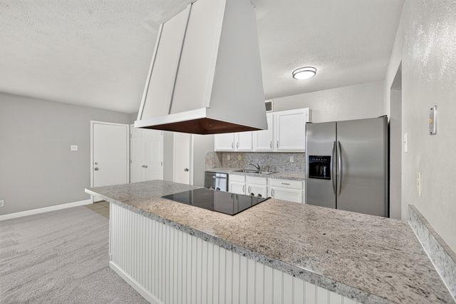 555 Hawthorne Drive, Allen, TX 75002