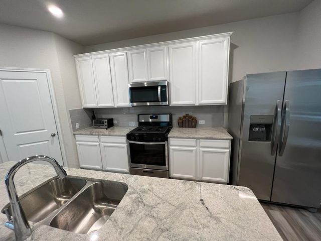 138 Sawtooth Mountain WAY, Dripping Springs, TX 78620