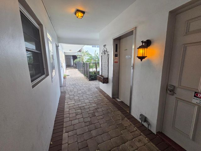 5630 NE 18th Avenue 304, Fort Lauderdale, FL 33334