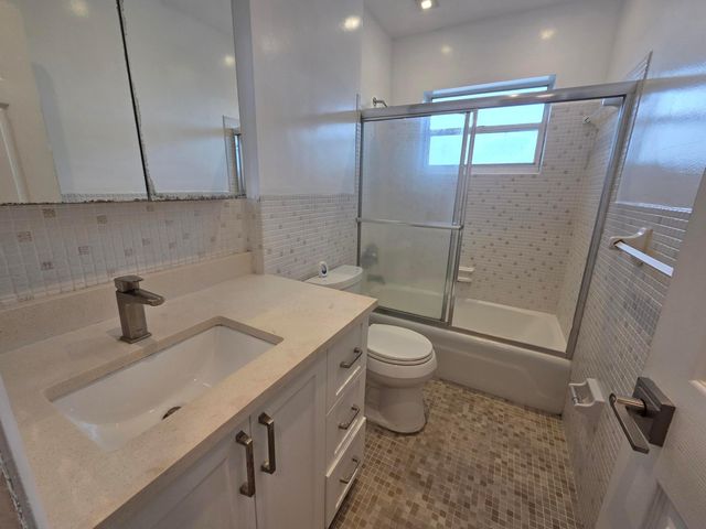 5630 NE 18th Avenue 304, Fort Lauderdale, FL 33334