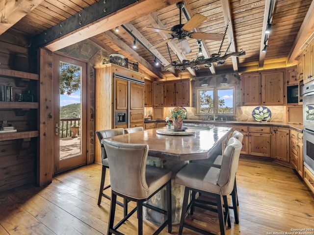 27728 Ramblewood Street, San Antonio, TX 78261