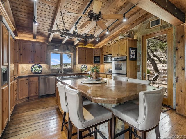 27728 Ramblewood Street, San Antonio, TX 78261