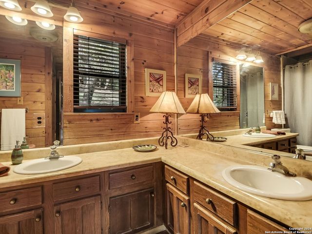 27728 Ramblewood Street, San Antonio, TX 78261