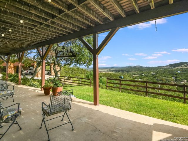 27728 Ramblewood Street, San Antonio, TX 78261