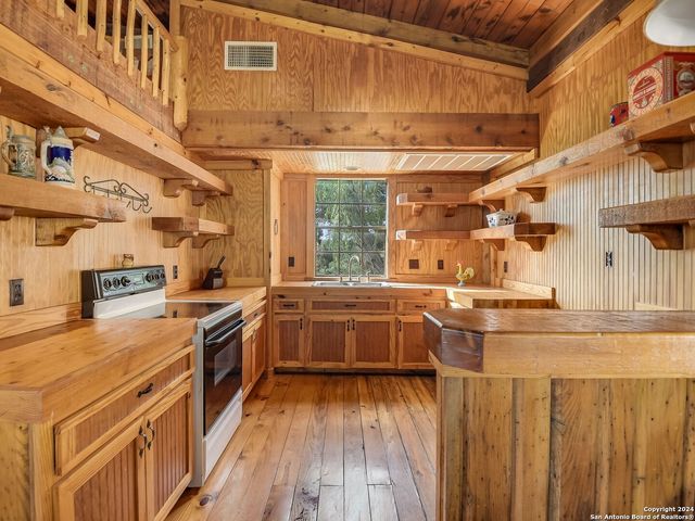 27728 Ramblewood Street, San Antonio, TX 78261