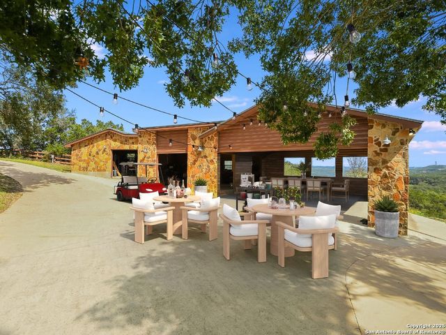 27728 Ramblewood Street, San Antonio, TX 78261