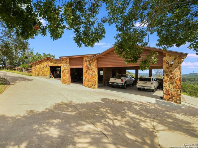 27728 Ramblewood Street, San Antonio, TX 78261